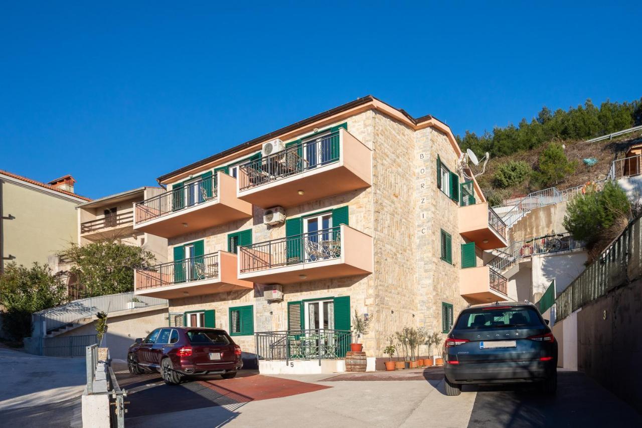 Villa Borzic Omis Bagian luar foto