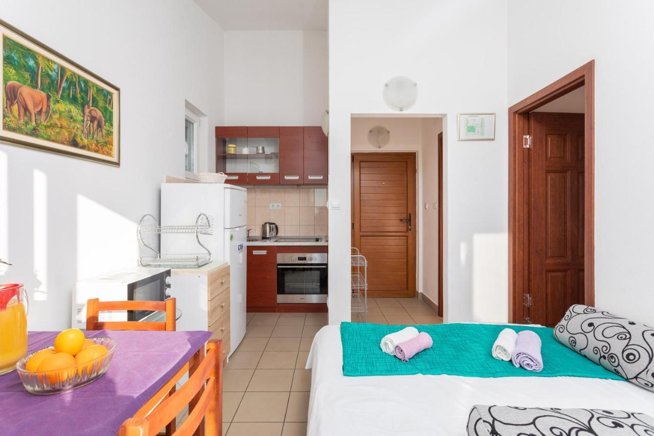 Villa Borzic Omis Bagian luar foto