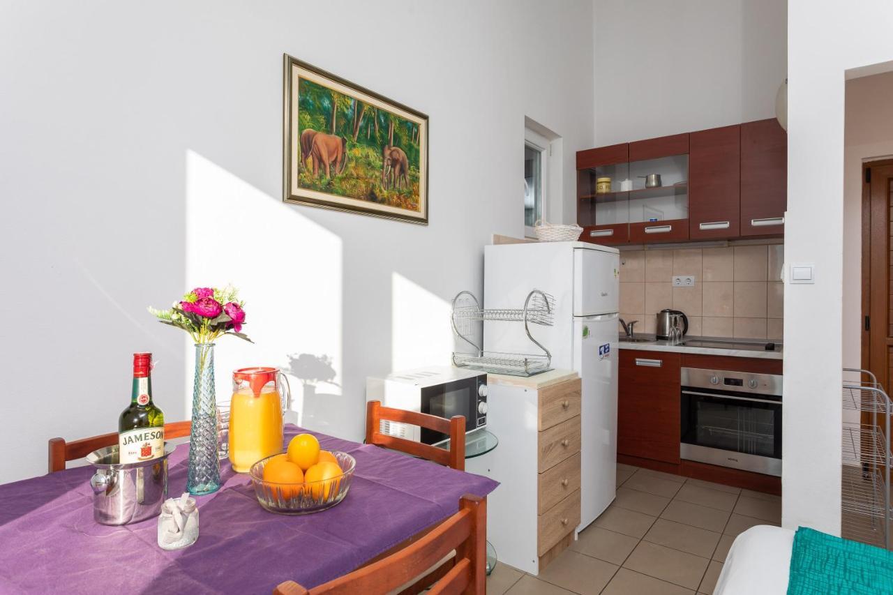 Villa Borzic Omis Bagian luar foto