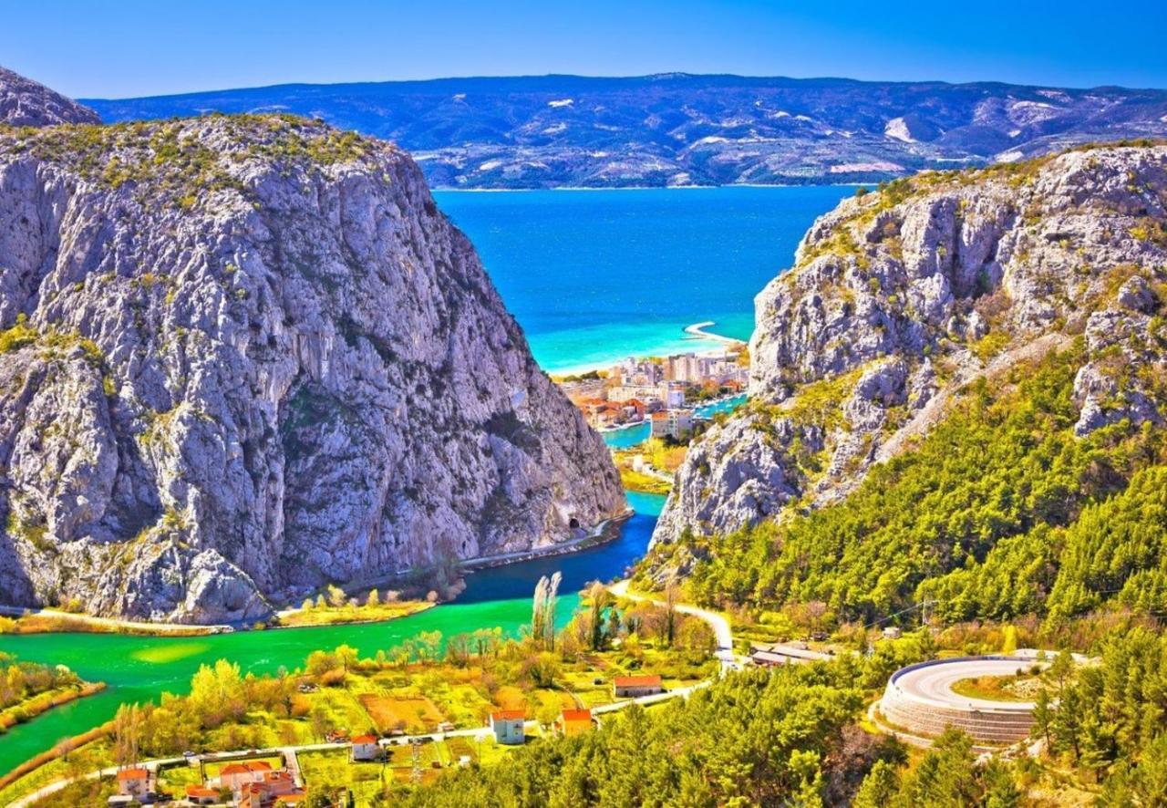 Villa Borzic Omis Bagian luar foto