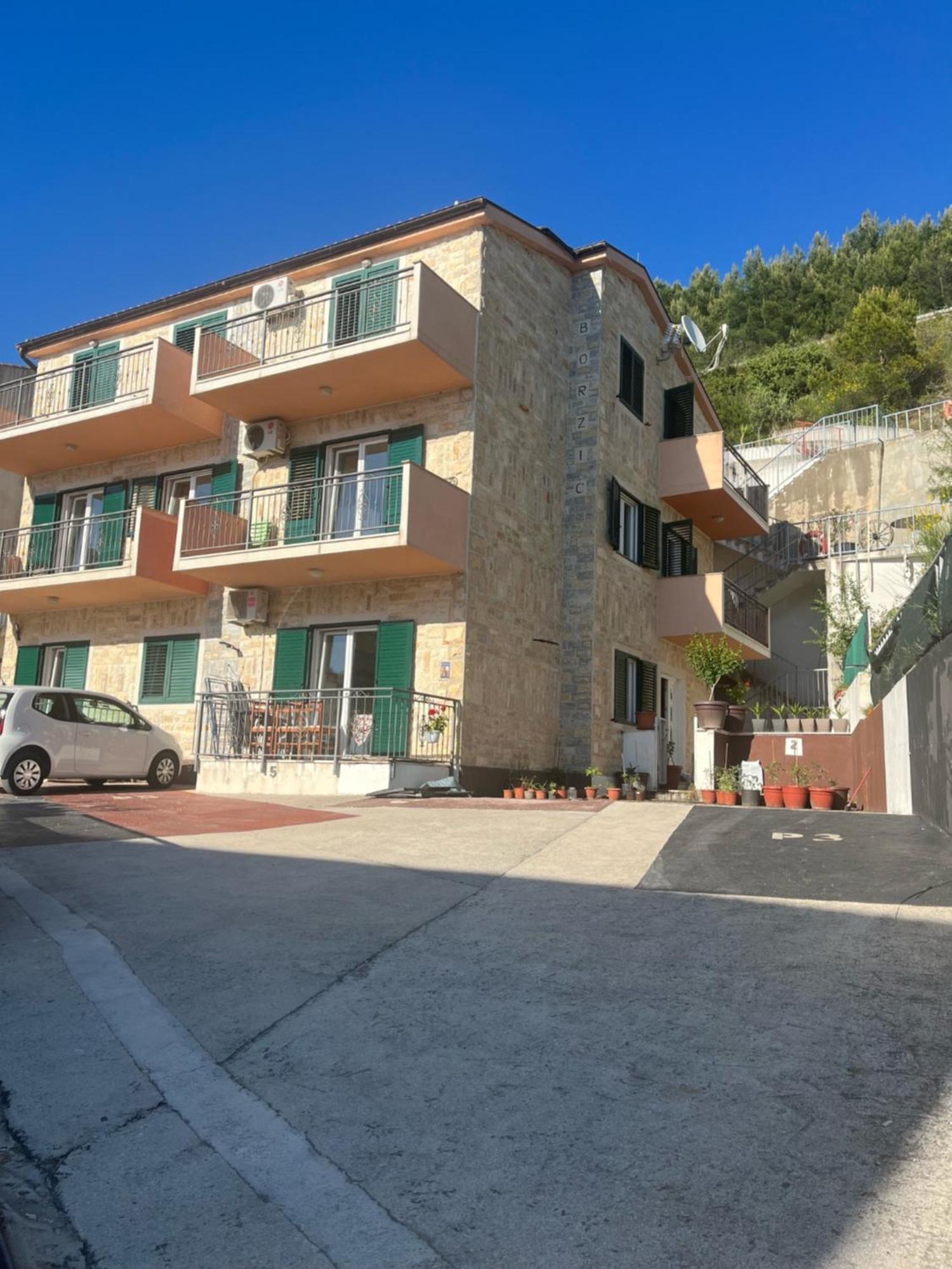 Villa Borzic Omis Bagian luar foto